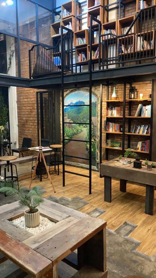 Hobnob Hostel (Adults Only) Chiang Mai Eksteriør bilde