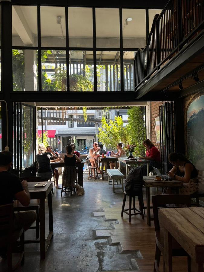 Hobnob Hostel (Adults Only) Chiang Mai Eksteriør bilde