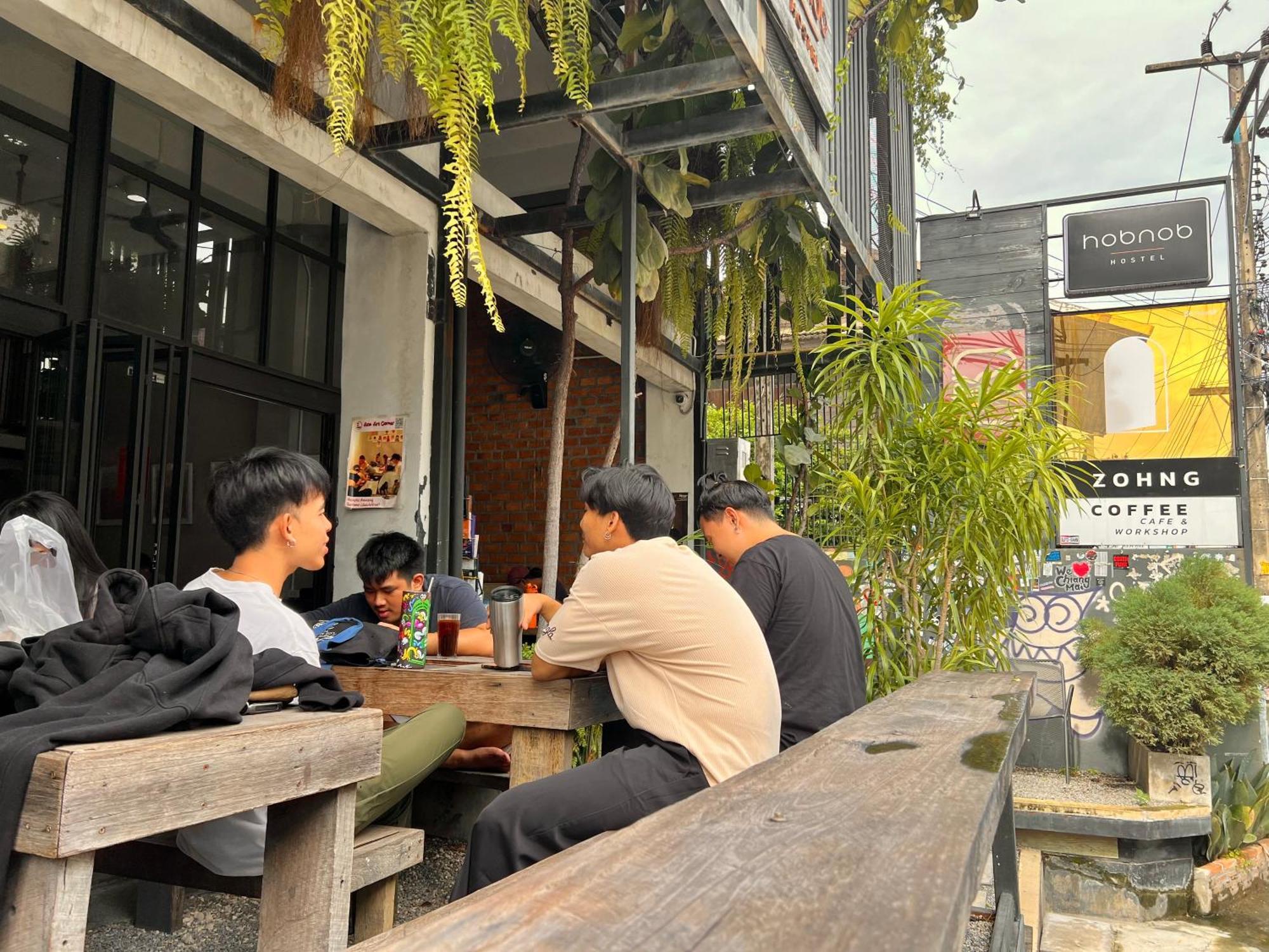 Hobnob Hostel (Adults Only) Chiang Mai Eksteriør bilde